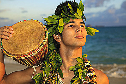 夏威夷,瓦胡岛,玻利尼西亚人,男人,鼓,海岸