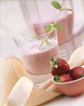 草莓酸奶,搅拌,玻璃杯,新鲜,草莓