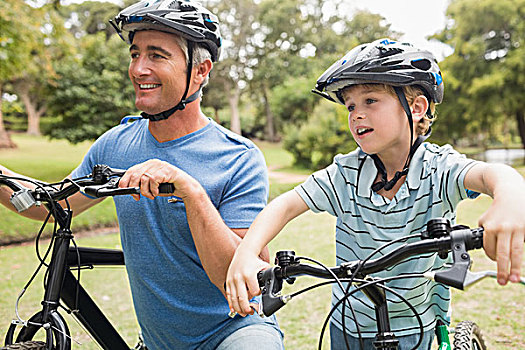 高兴,父亲,自行车,儿子