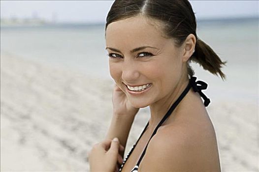 一个年轻女人,微笑,肖像,海滩