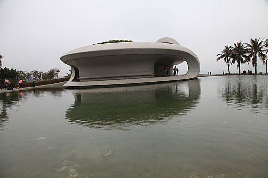 海南海口,云洞图书馆,静处于陆地与海洋之间的建筑