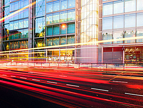 红绿灯,小路,写字楼,黄昏,伦敦,英国
