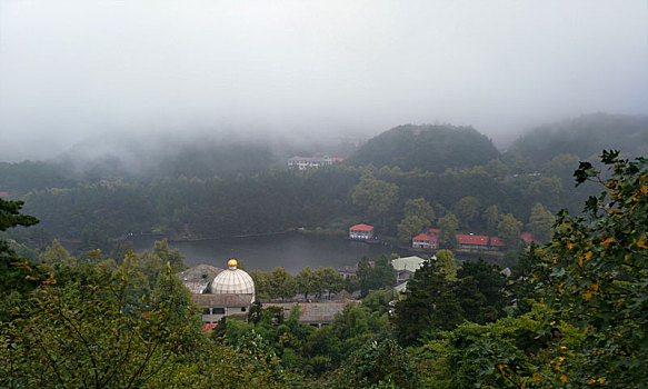 庐山如琴湖畔