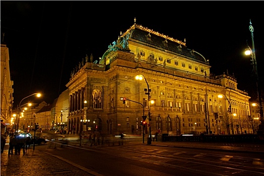 夜晚,布拉格,国家剧院