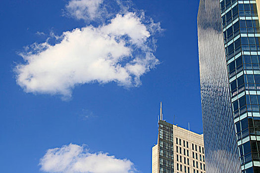 城市建筑,蓝天,白云