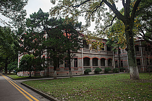 苏州大学