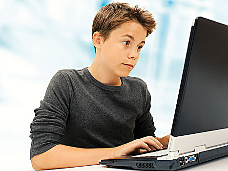 头像,男孩,青少年,坐,正面,笔记本电脑,专注