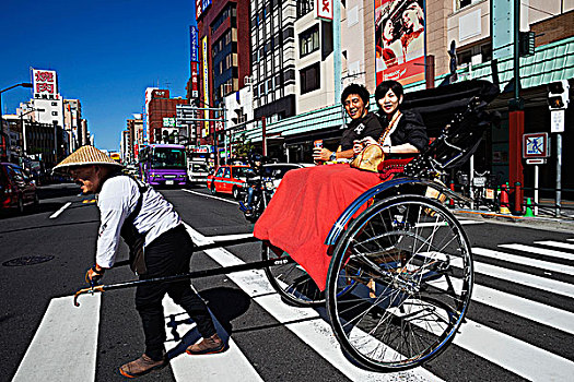 伴侣,人力车,穿过,街道,日本,东京,浅草