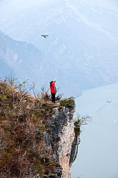 重庆巫山县文峰森林公园俯瞰长江三峡巫峡峡谷