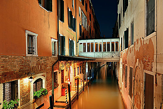 人行道,桥,威尼斯,运河,夜晚,古建筑,意大利