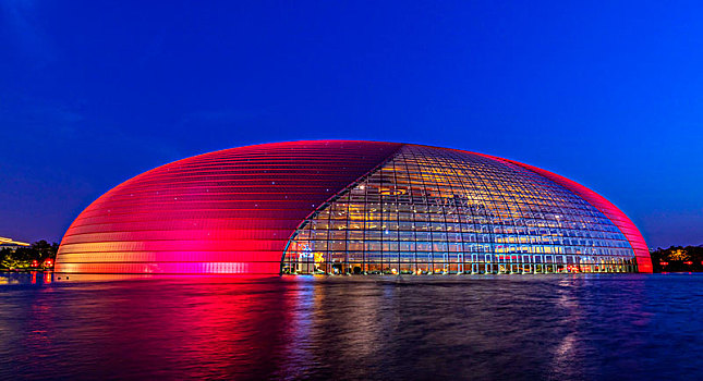 中国北京国家大剧院夜景