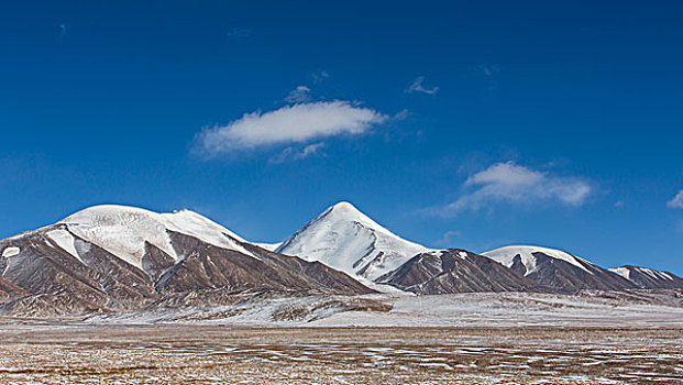 昆仑山玉珠峰美景