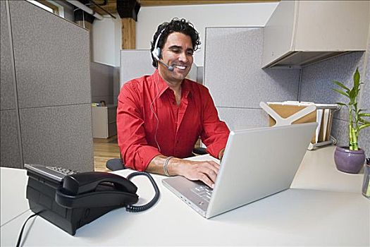 商务人士,耳机,笔记本电脑