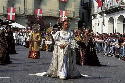 女贵族,中世纪,庆贺,民俗,服饰,马,意大利