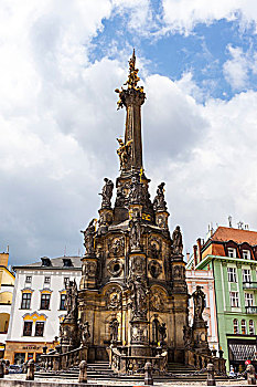 奥洛穆茨圣三柱,捷克共和国
