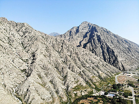 航拍宁夏银川贺兰山东麓贺兰山岩画遗址公园景区