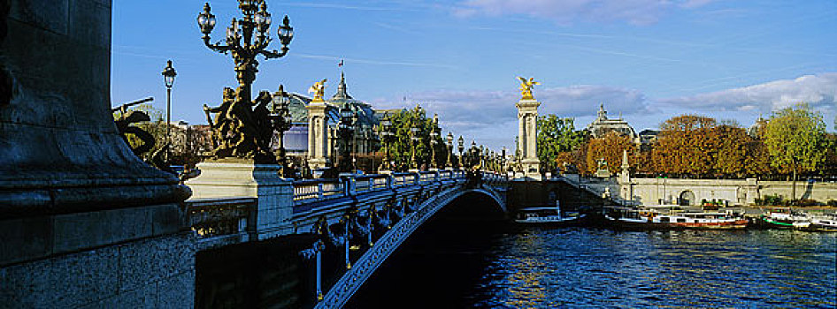 法国亚历山大桥