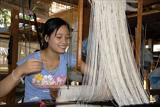 体力劳动,女青年,坐,织布机,编织,丝绸,万象,老挝,亚洲