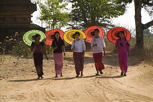 五个,年轻,缅甸,女人,走,色彩,伞,蒲甘