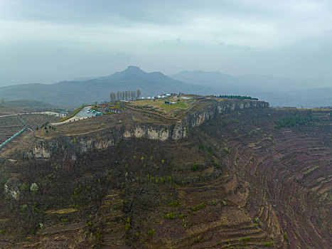 山东蒙阴岱崮地貌桃花盛开