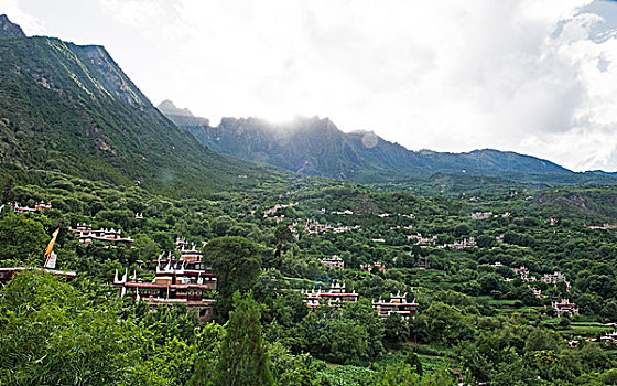 中国最美的六大乡村古镇,之首,甲居藏寨