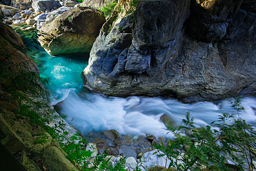 台湾花莲太鲁阁风景区,美丽的砂卡礑溪