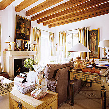小,物品,沙发,舒适,壁炉,房间,木头,梁,天花板
