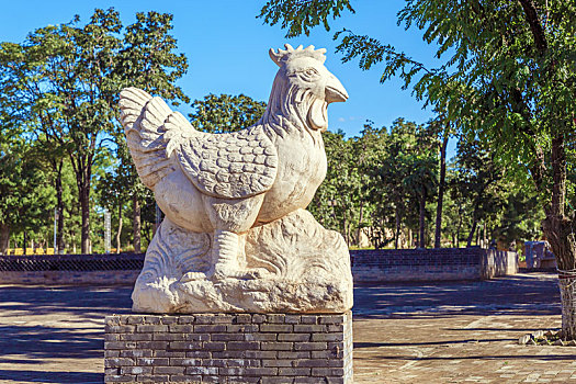 鸡雕塑,中国河南省陕州地坑院民俗文化园