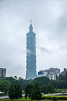 台湾台北市云雾中的101大厦