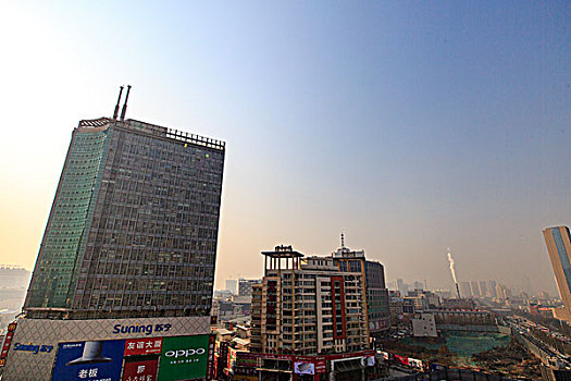 从二七纪念塔俯瞰郑州风光