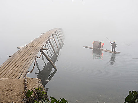 婺源樟村板凳桥和小木船