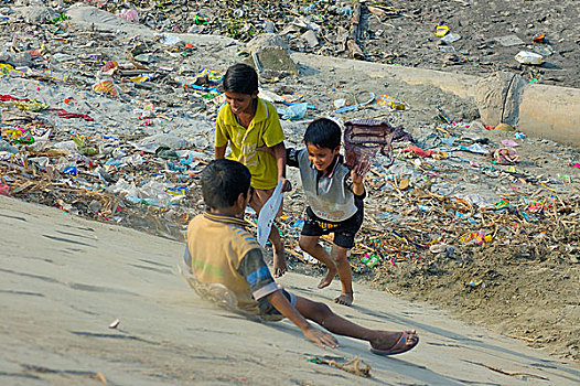 街道,孩子,玩,堤,达卡,孟加拉,二月,2007年