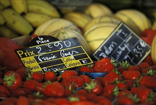 法国,市场,特写,货摊,水果,草莓,甜瓜,香蕉,价签