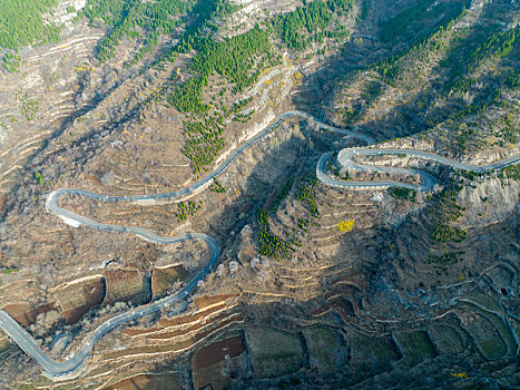 济南山区的盘山公路