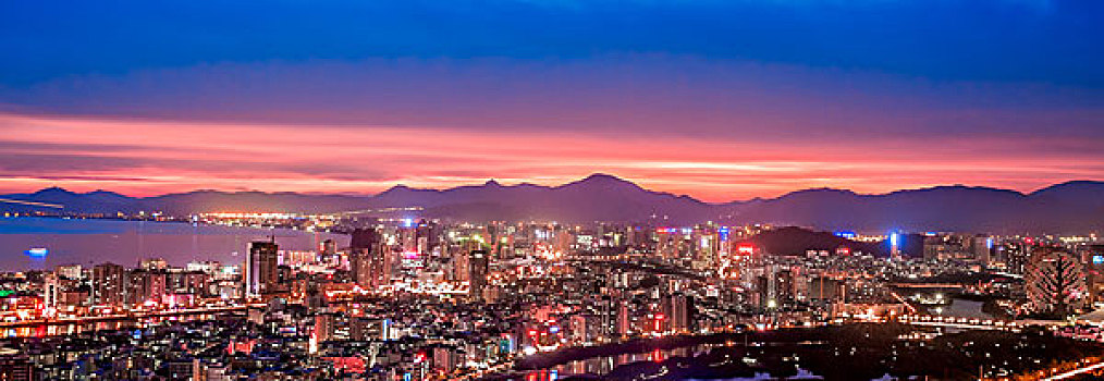 三亞灣城市夜景火燒云