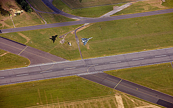 飞,轰炸机,起飞,林肯郡,2009年,艺术家