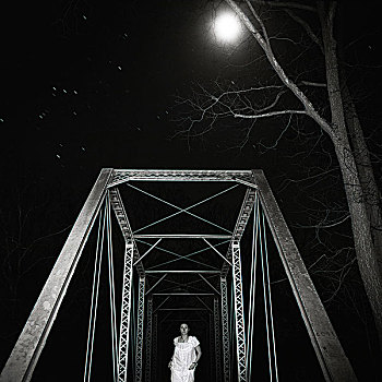 女人,穿过,钢铁,桥,月照,夜晚,弗吉尼亚,美国