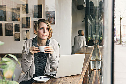 女人,喝咖啡,注视,咖啡馆,窗边