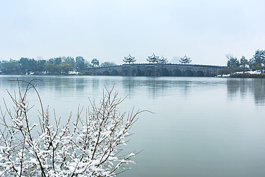 杭州湘湖四亭桥雪景