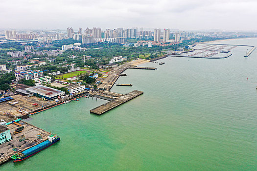 航拍海南海口秀英港,海口港客运站