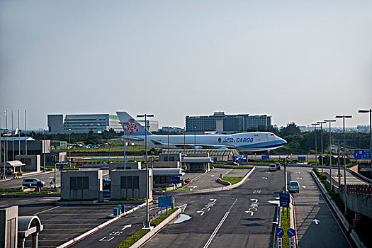 台湾桃园国际机场航站楼环形公路通道