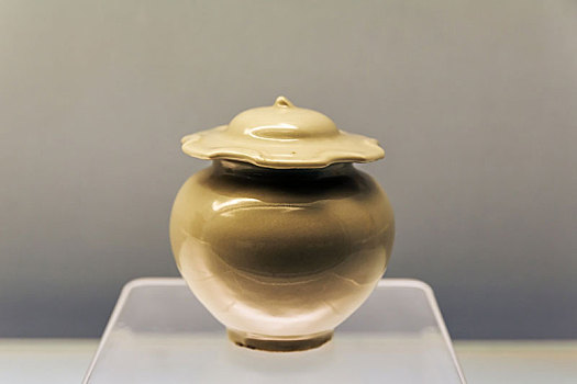 上海博物馆藏金耀州窑月白釉盖罐