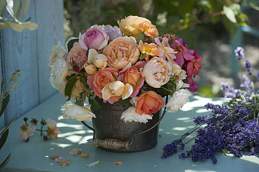混合,花束,芳香,玫瑰,金属,桶