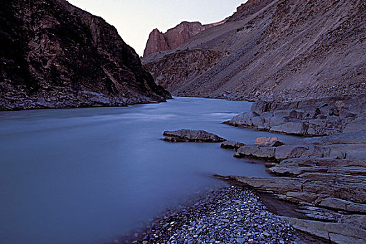 河,靠近,寺院,赞斯卡,印度,喜马拉雅山,查谟-克什米尔邦,北印度,亚洲