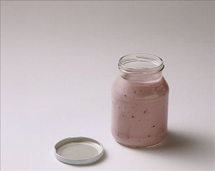草莓酸奶,罐