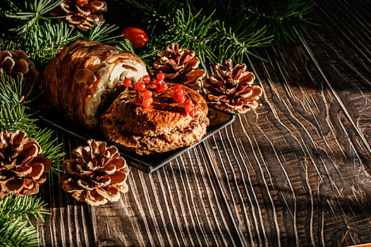 圣诞节食物,夹心面包,甜点和红浆果