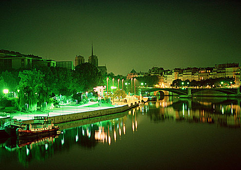 法国,巴黎,塞纳河,夜晚