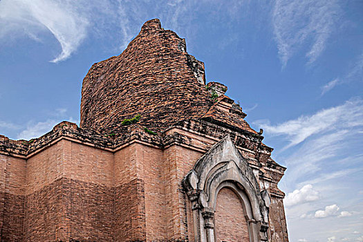 泰国清迈古城契迪龙寺,wat,chedi,luang,主佛塔