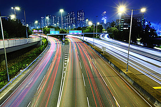 红绿灯,小路,夜晚