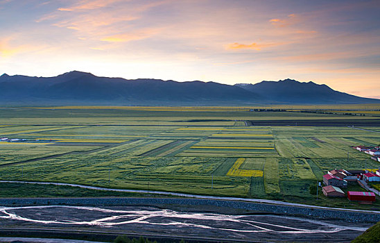 乡村晨景